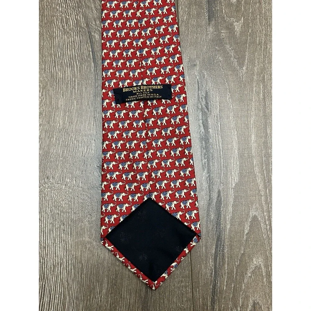 Brooks Brothers Makers Silk Tie Elephant Art Deco Red USA 4x58 Vintage